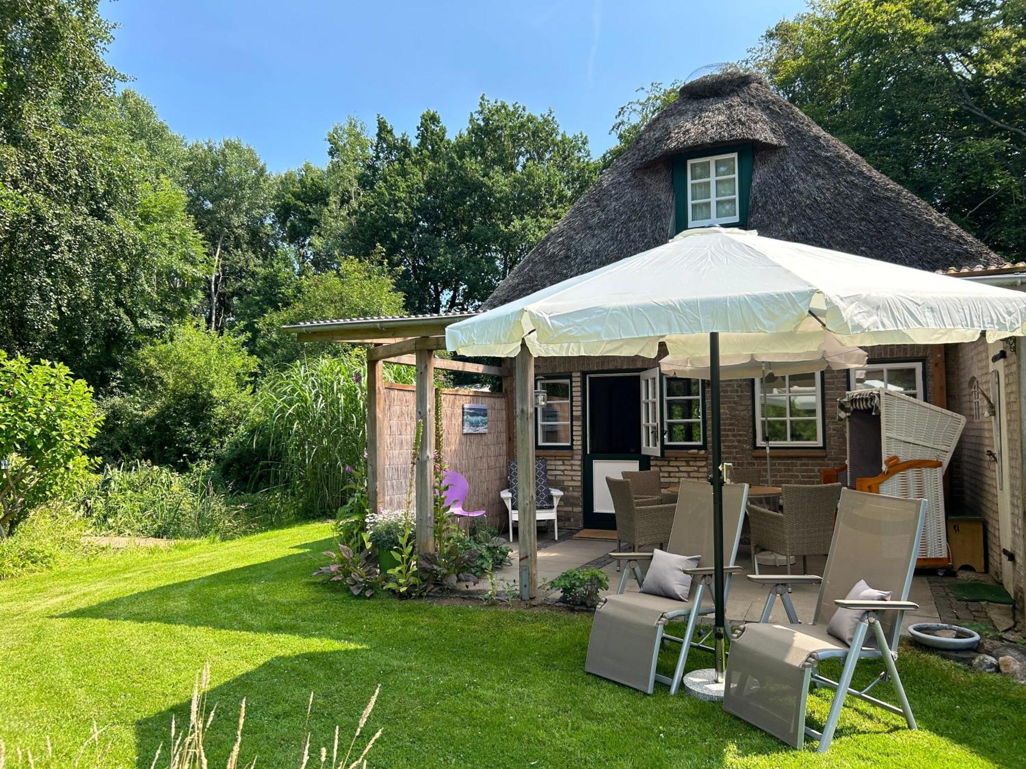 Kleines Reethaus Johannsen - Mit Geschmackvoller Einrichtung Und Tollem Garten Silberstedt Exterior foto